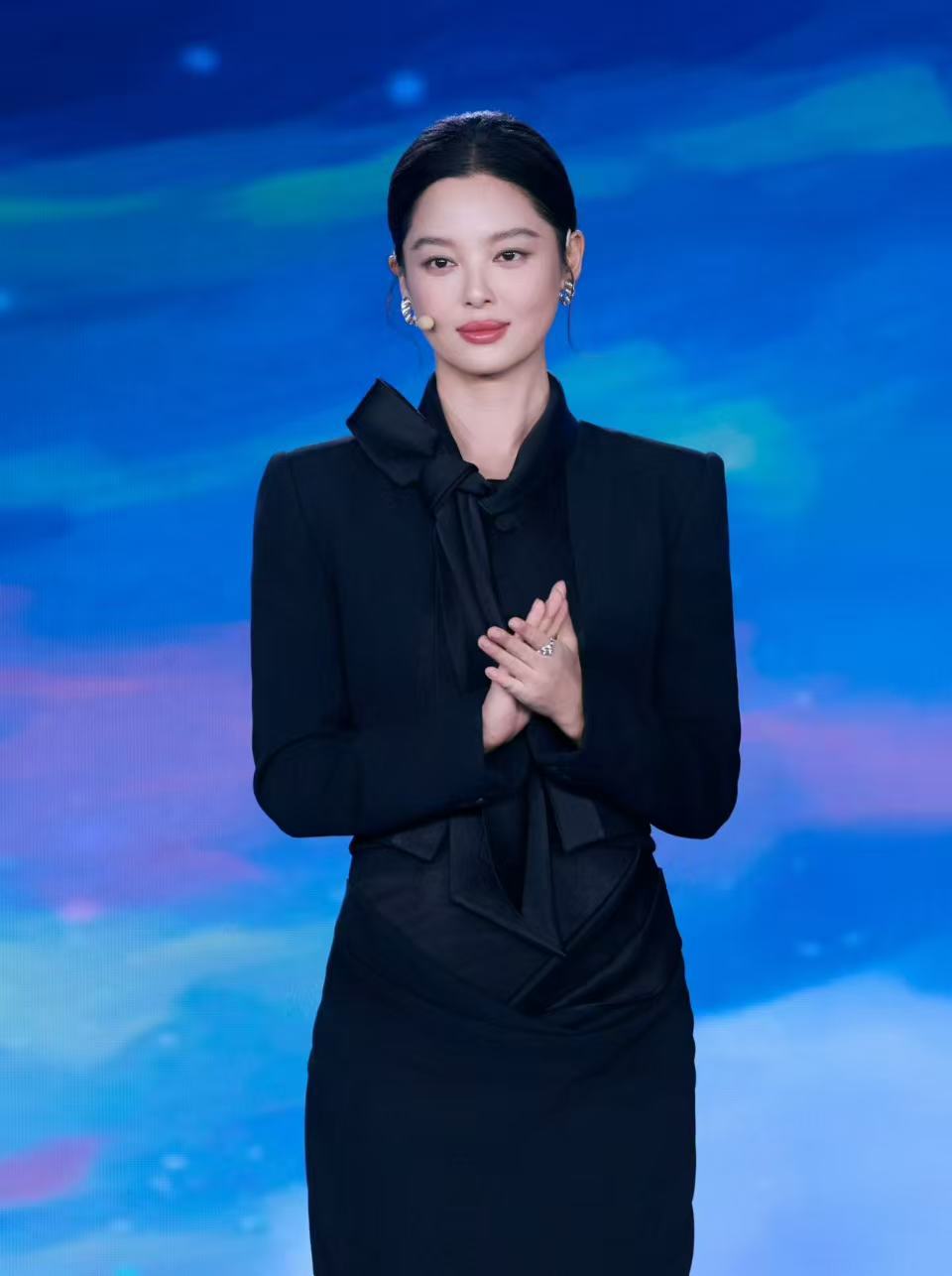 辛芷蕾官宣首届CMG中国电影盛典宣传大使，之前蕾姐还出席了发布会担任推介人，国际