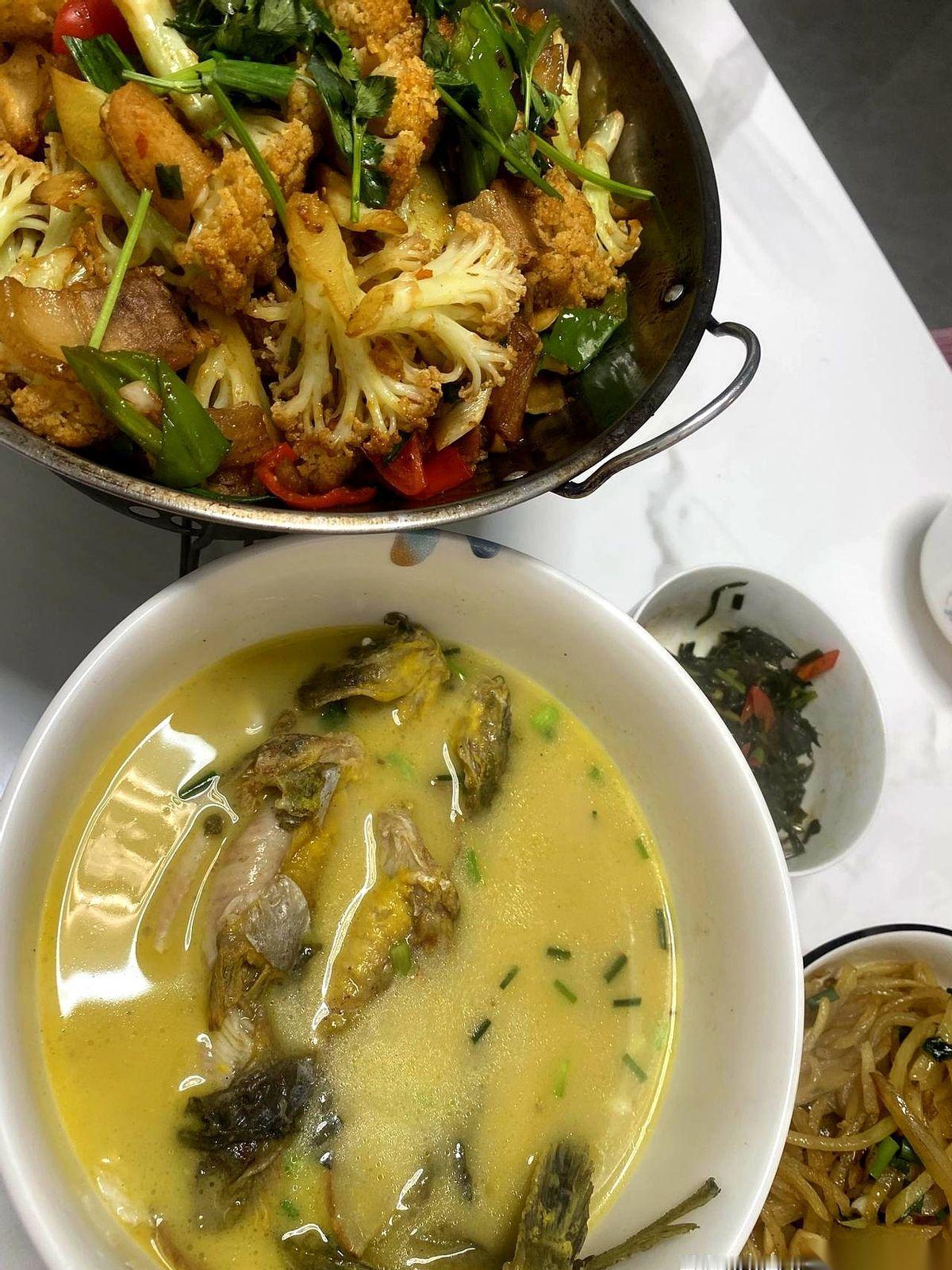 我跟你说，太魔幻了。上周我们前后脚新来了四个，这周就剩我一个了。一个干了一周