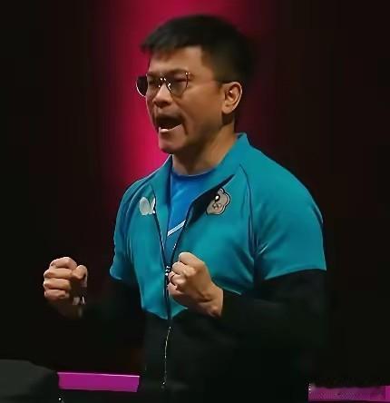 多哈冠军赛两位教练火出圈，凭的不只是技战术，更是满满的情绪价值。林昀儒的教练全程