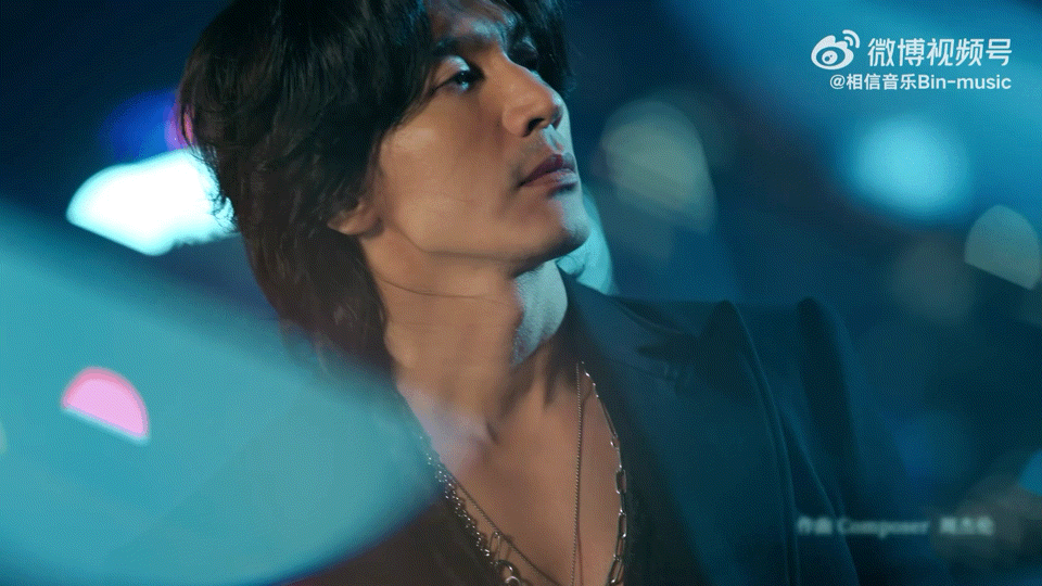 男神的旁边还是男神跨代际联动太绝了！《恒星不忘》MV五位男神颜值依旧能打，怀