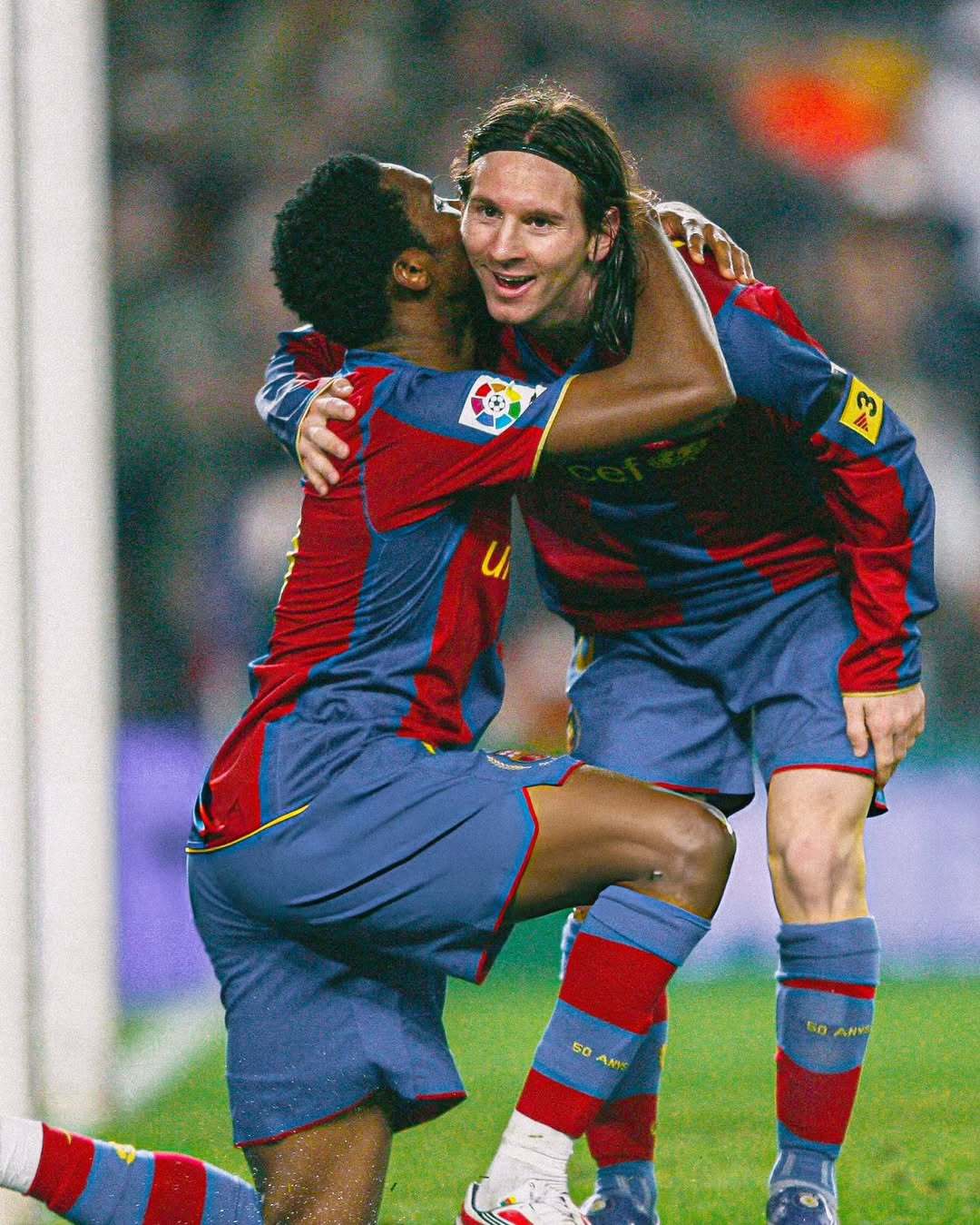 07/08赛季的巴萨，星光与更迭并存。年轻梅西崭露头角，小罗走向生涯终章，埃托奥