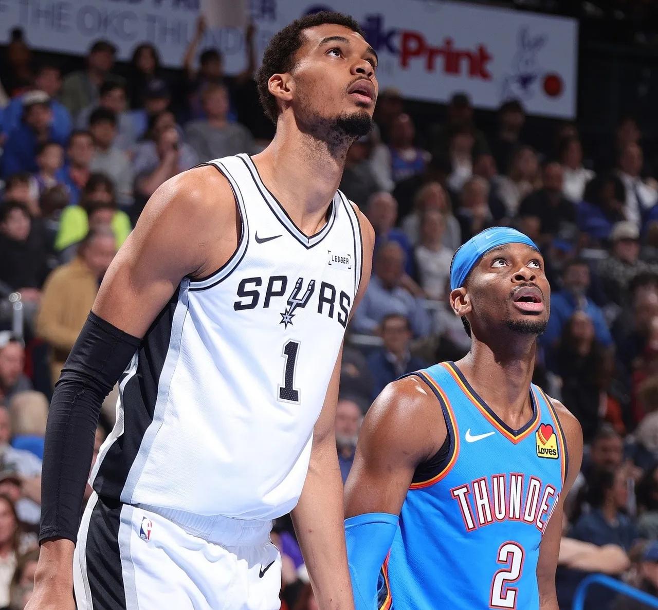 心态崩了！看到文班亚马逆袭至MVP榜首，亚历山大三分10中0追平队史尴尬纪录