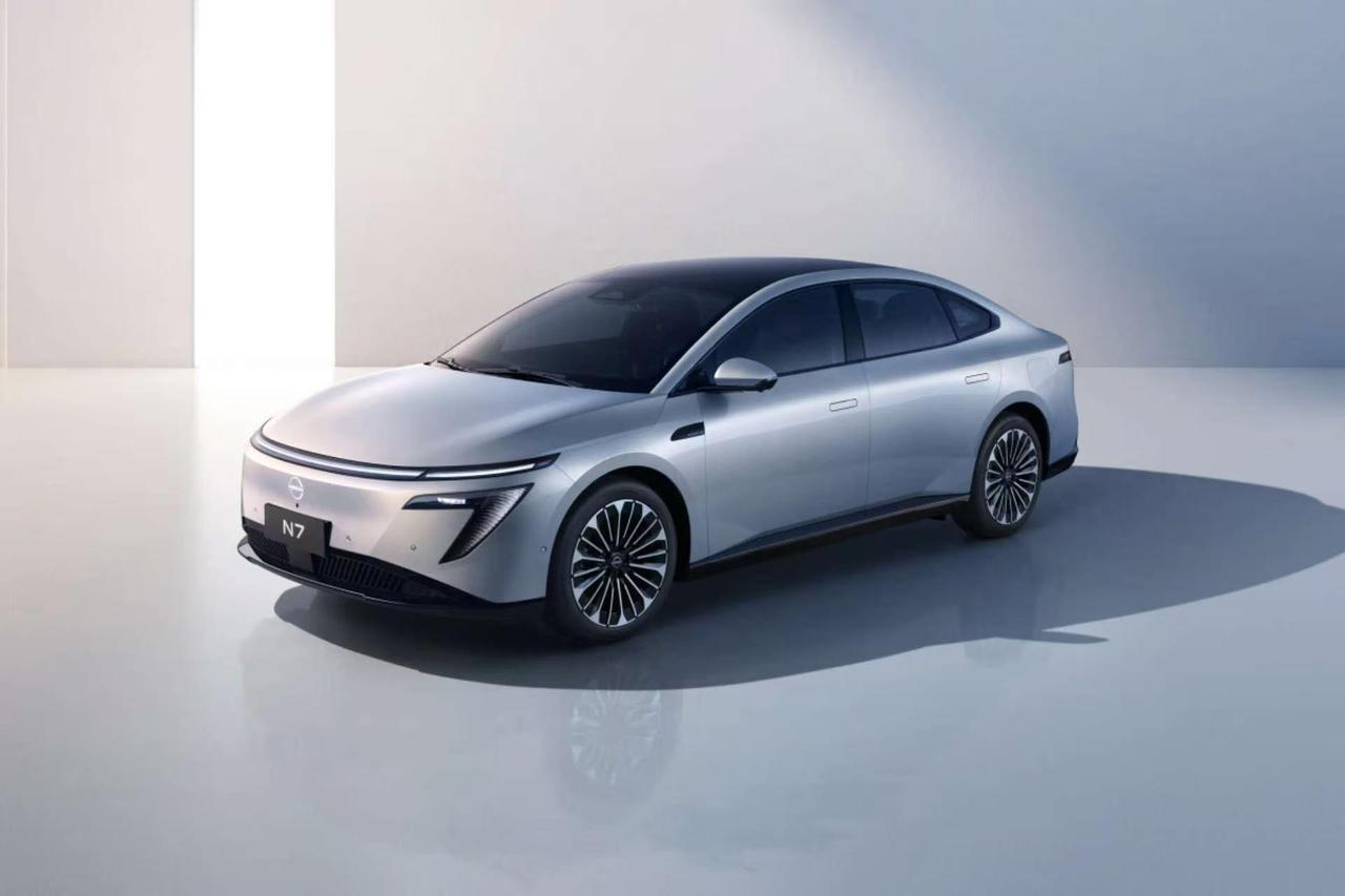 最近后台好几个兄弟问我日产N7怎么样，说看价格挺心动的，11万出头就能买个中大型