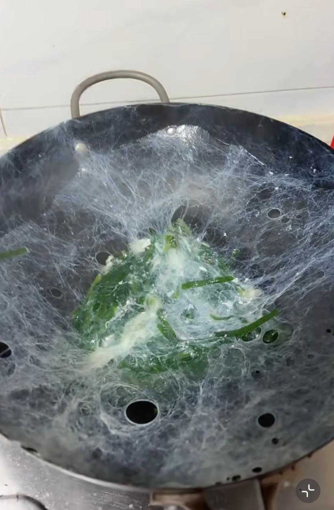 煮个韭菜鸡蛋怎么成了盘丝洞？