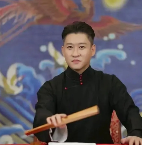 相声演员，曹云金说，2006年我赚了点钱，就开始胡吃海喝，我干爹于谦看到了，没想