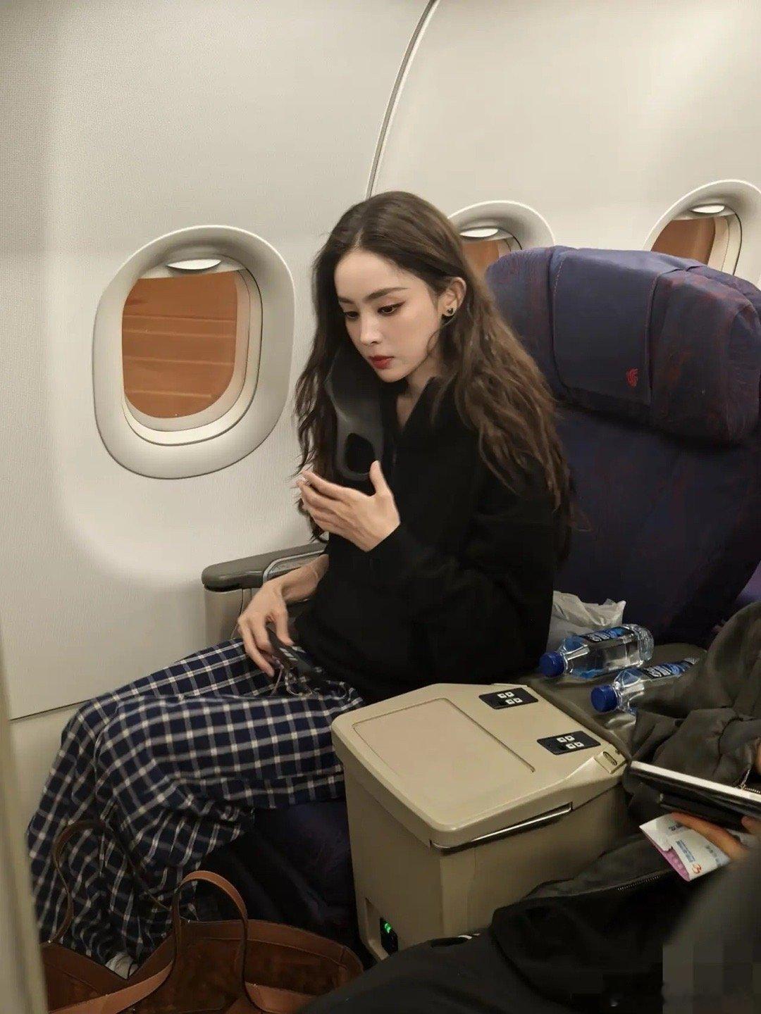 飞机上看到的女明星，终于知道什么叫美神了！
