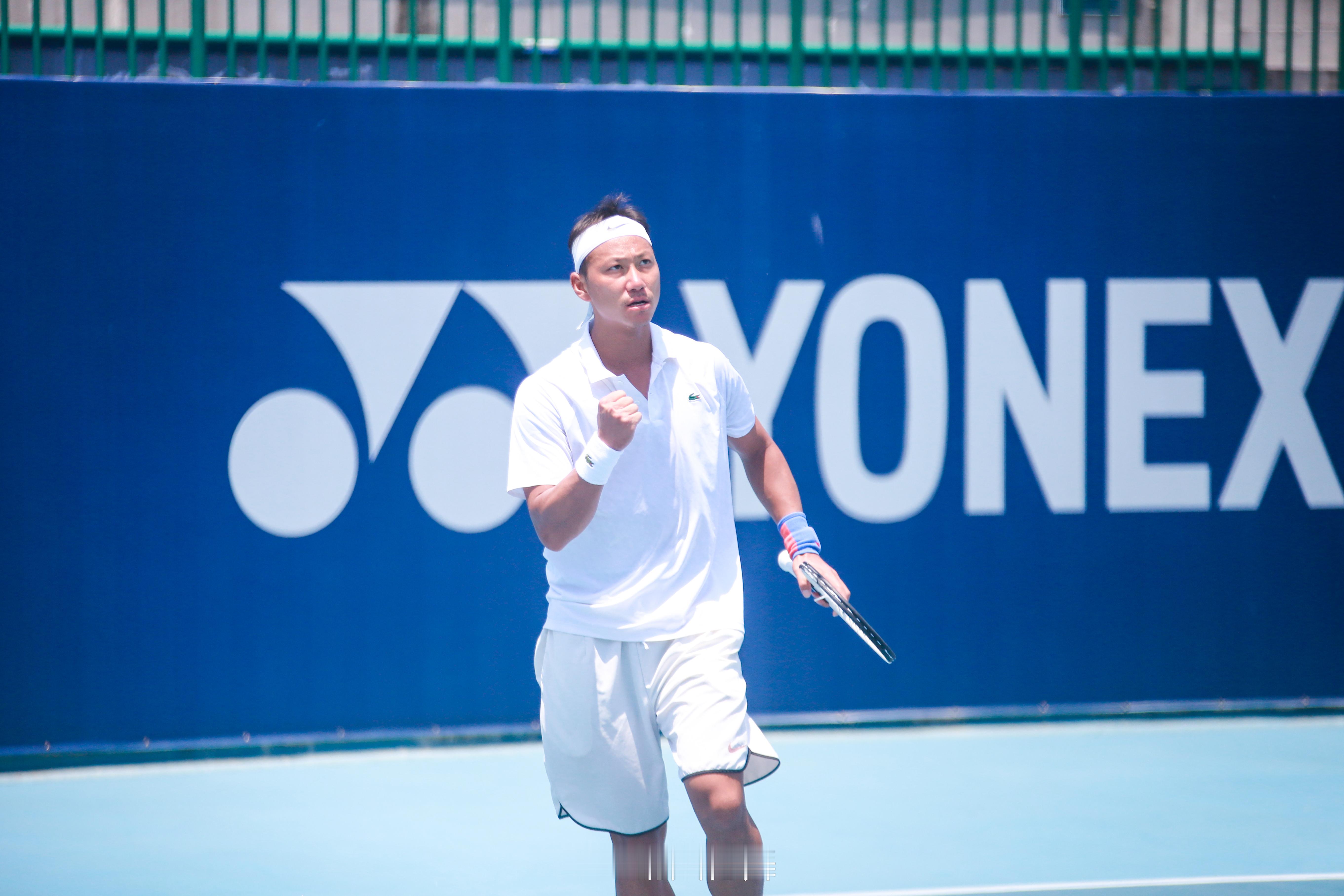 ITF安宁M25四分之一决赛头号种子柏衍🇨🇳以6-2/6-4击败哈里亚克🇧