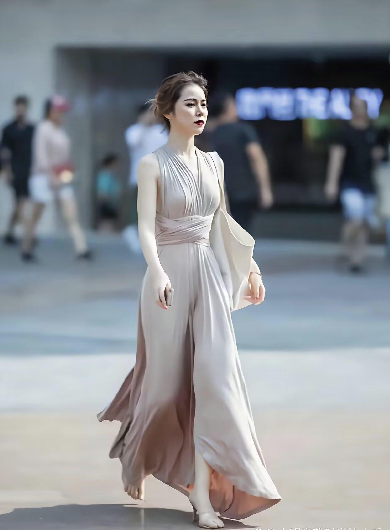 “能让一个女人上瘾的男人，一定不是你的才华相貌钱财，而是你给了一种别人给不了的真