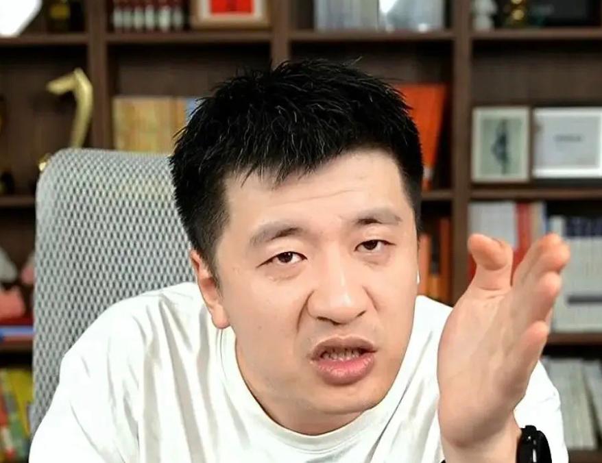 张雪峰那句大实话，道尽了普通人选专业的无奈与清醒，“警局有人的，孩子都在上警校；