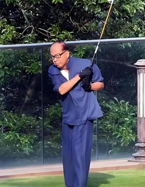 1996年，张子强绑架了李嘉诚的大儿子李泽钜，勒索20亿现金，李嘉诚却很淡定：“