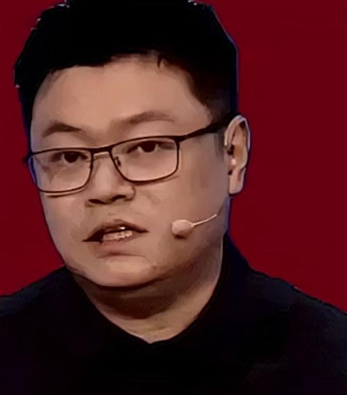 王曼昱夺冠仅一天侯英超不盲目夸赞一针见血点出赛场隐患王曼昱女单夺冠仅仅一天