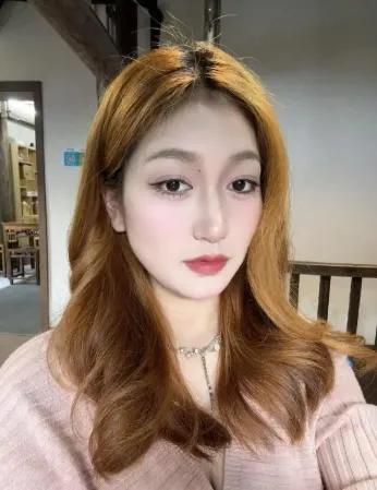 为什么每次我快站起来时，命运又把我推下去？22岁的浙江女孩小徐，颤抖着说出这句话