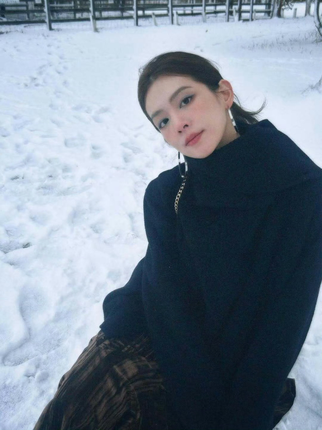 孩子少白头啦但是不影响美貌哇