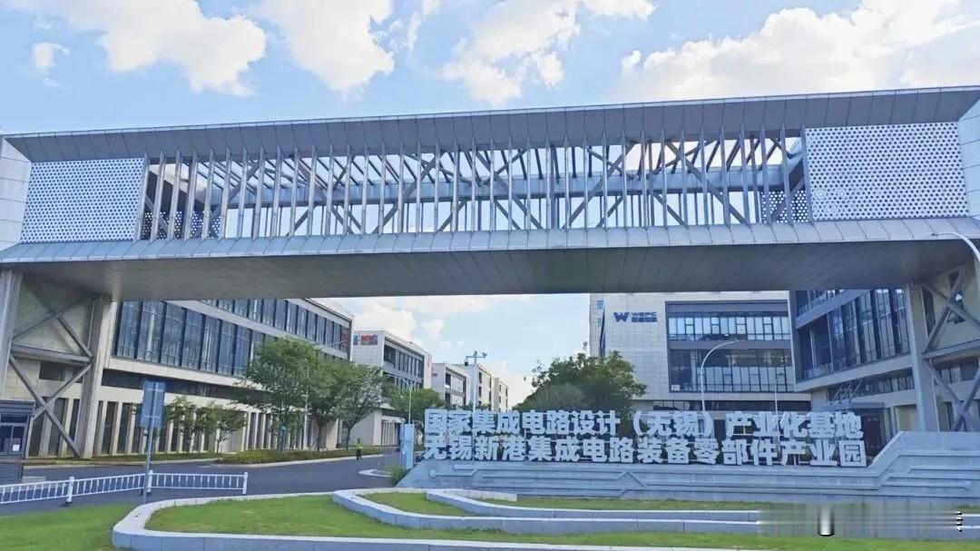 江苏的城市最佩服无锡，苏州南京在边上，无锡还在2025年能够把规上工业总产值搞到