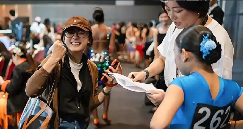 有钱人生孩子托举穷人生孩子是相互拖累？孙俪女儿在英国得到了舞蹈冠军，又一