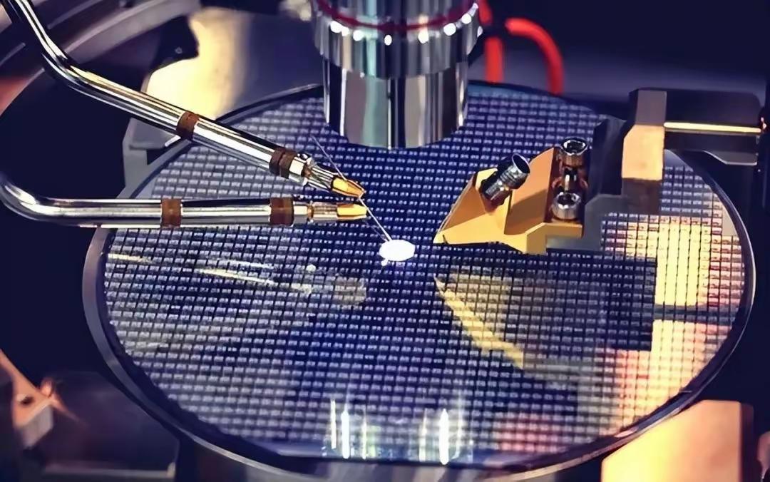 中国半导体产业“攻关最难山头”的标志性事件：中国原子能科学研究院首台串列型高能氢