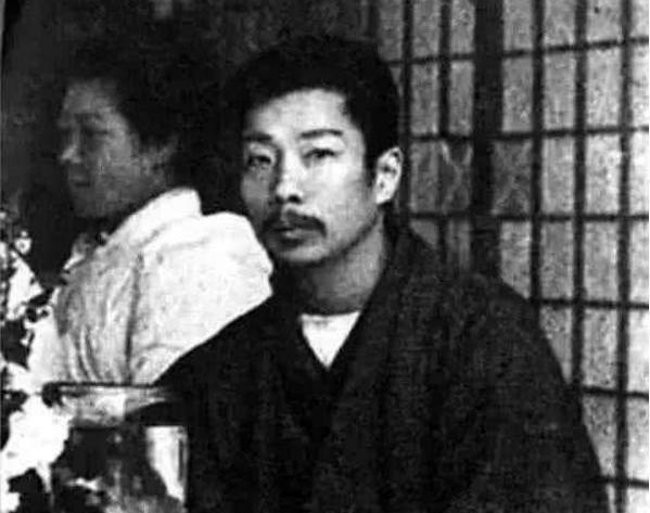 鲁迅在日本留学时，曾与周作人、朱谋宣、钱均夫等人在东京合租了一个豪宅。因为宅子很