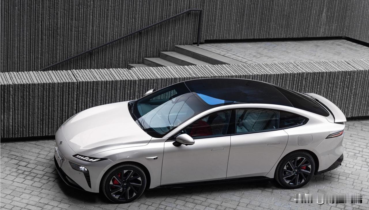 固态电池要普及，现在的新能源车会先被淘汰吗？如今买新能源车，不少人纠结该不