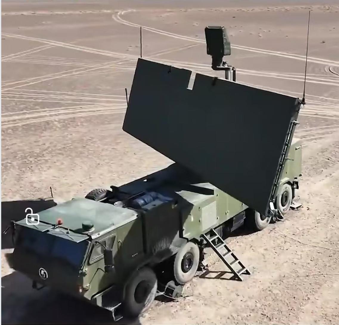 美:阿中你家哪个飓风3000有点不对劲中:有啥不对劲的啊美:好端端你研究