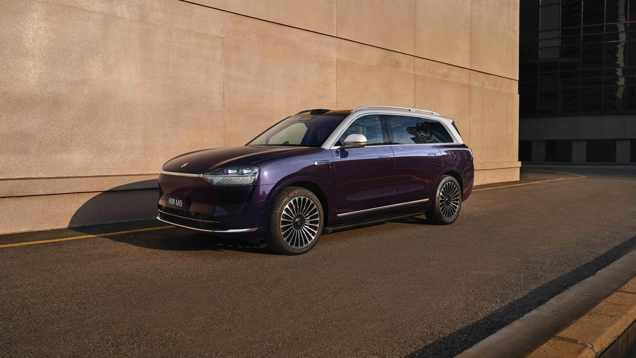 问界M9用28万交付量证明，懂安全、懂生活的才是真“顶流”花50万买车，以前总