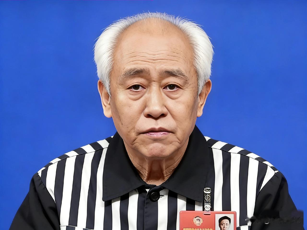 许家印近况如何？？最近，有人晒出了许老板的近照，不知照片是真是假？照