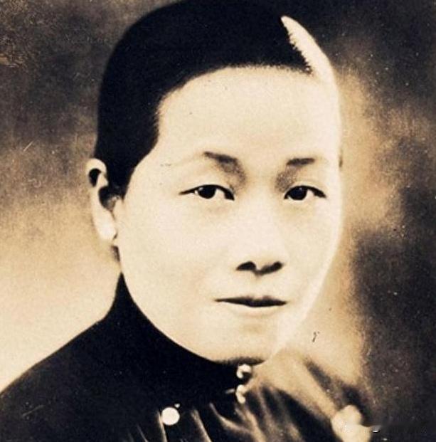 一巴掌扇在办公室，五千万借款被挪用，宋子文当场摔了椅子。那天是1933年10月