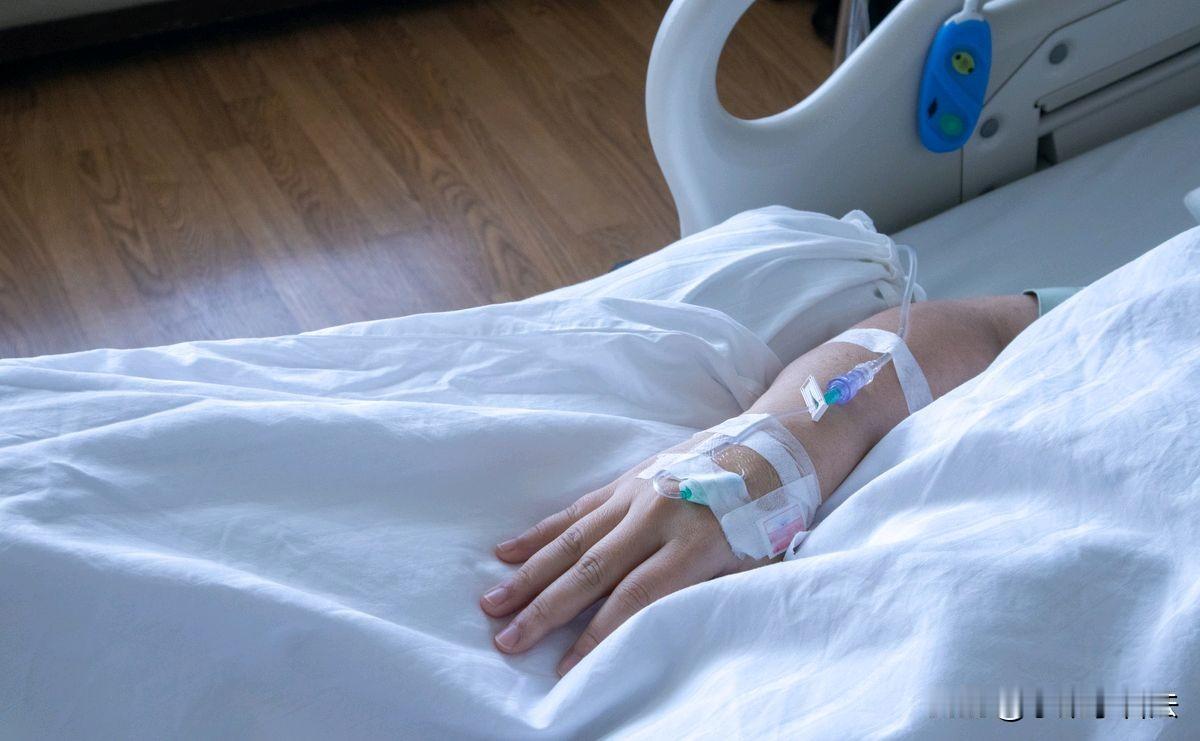 云南，男子在社交平台发布视频称：西双版纳的房价太贵了！困难是有的！要想办法克服困