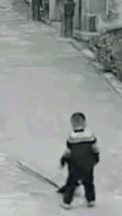 这个孩子是怎么长得这么大的，凭这个智商，已经不错了。