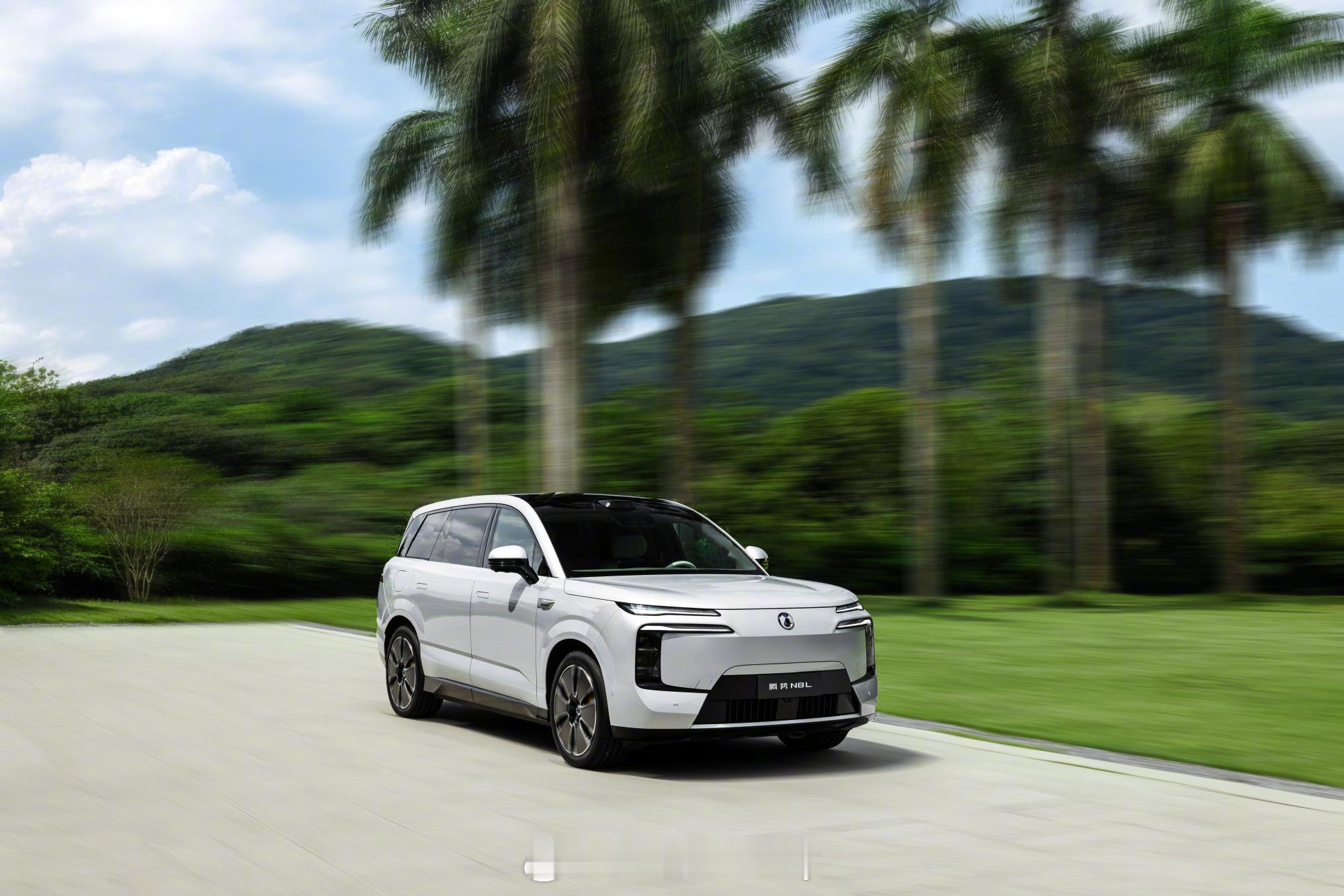 家庭豪华大六座该有的样子又开始卷了腾势N8L这个级别近期上的新车可真不少那么