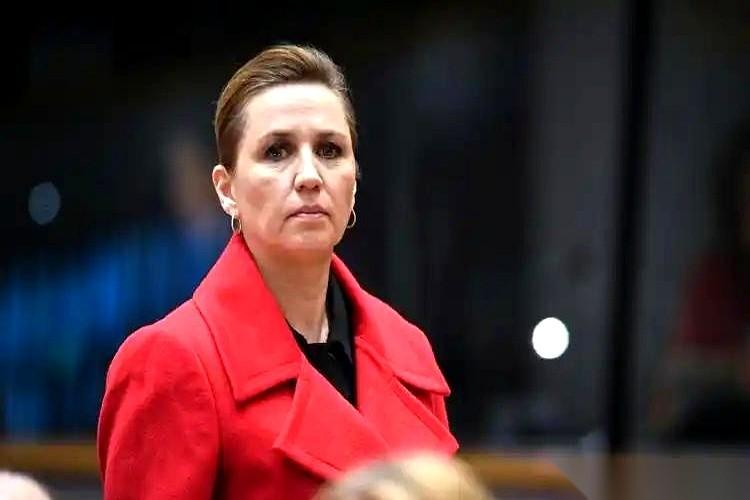 丹麦外交大臣当着所有人的面，直接把话撂下了：中国的钱，格陵兰岛过去不许投，现在不