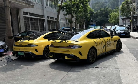 这样咋选？选红米su7ultra，还是小米su7ultra。不是小米su7ul