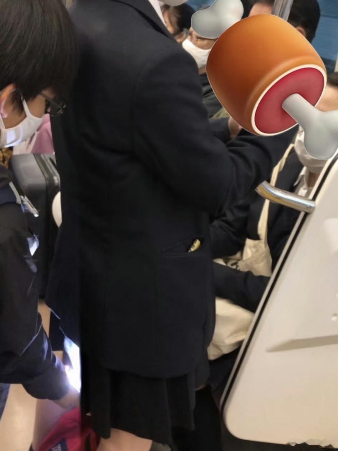 日本小学生偷拍说个冷知识，日本iPhone拍照是关不掉快门声的。咔嚓~你们知道