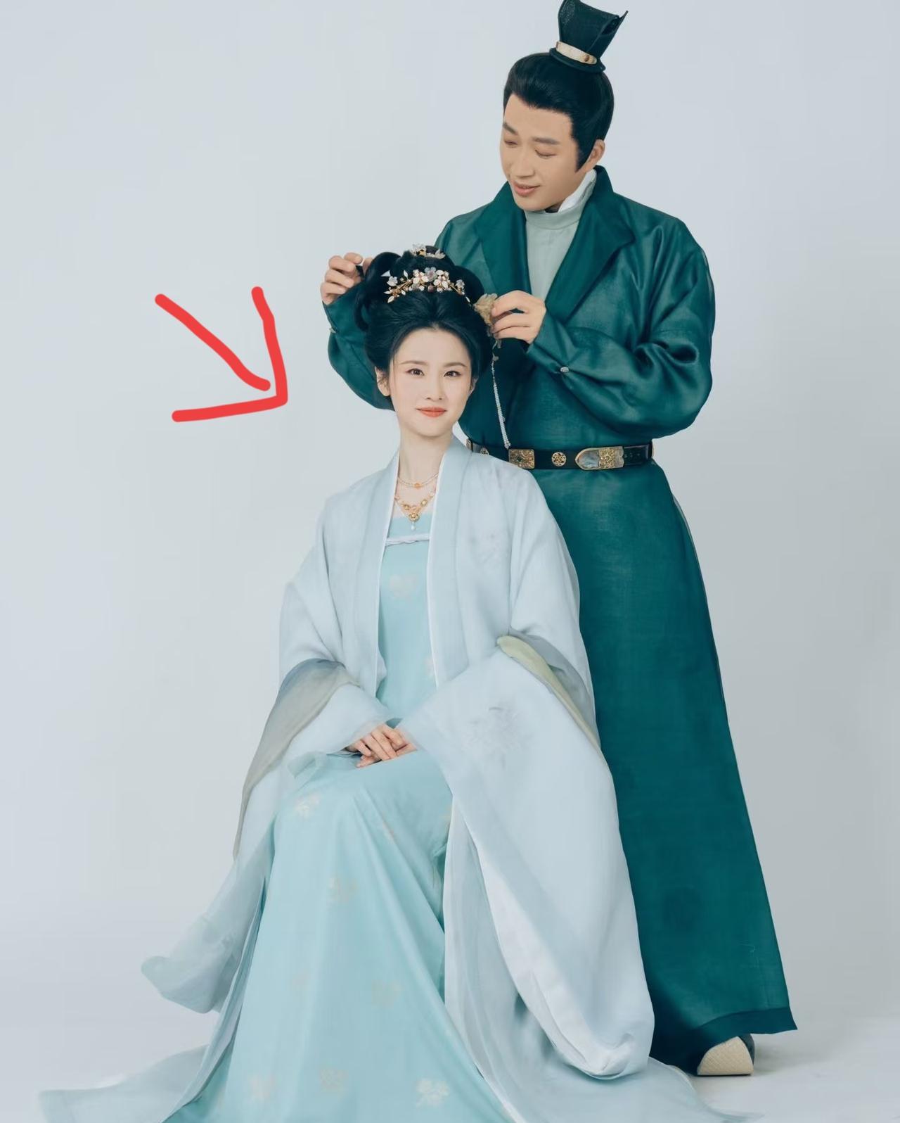 别再可怜张慧雯“下凡”搭档于正了。她这一手，才是真正的“降维打击”。你发现没