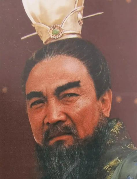 220年的一天，曹操虚弱地躺在病榻上，回忆自己的一生，感慨地说：“我一生死而无憾