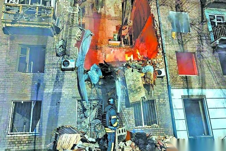 他们管那枚导弹叫“榛树”，还说它打的是空包弹。结果，乌克兰藏在利沃夫地下的“