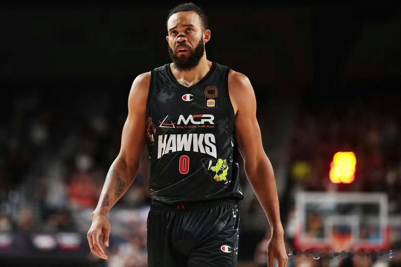 随着麦基加盟北京，cba冠军基本是上海和北京，挑战广厦，三家竞争，没有广东什么事