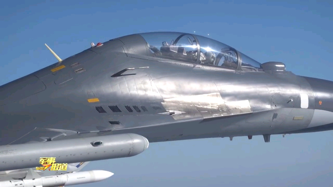 “海空雄鹰”苏-30又见加上个性化logo的苏-30MK2“白头海雕”烽火问鼎