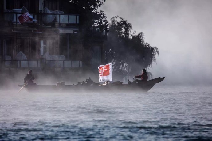 泸沽湖的清晨，仙雾弥漫！