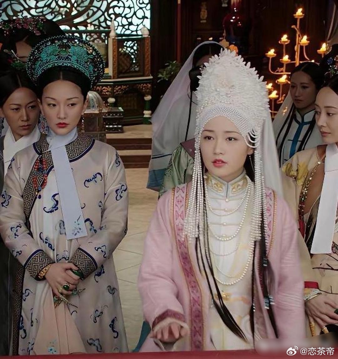 这妒忌的小眼神都快溢出屏幕了，虽然是演戏，但也太真实了