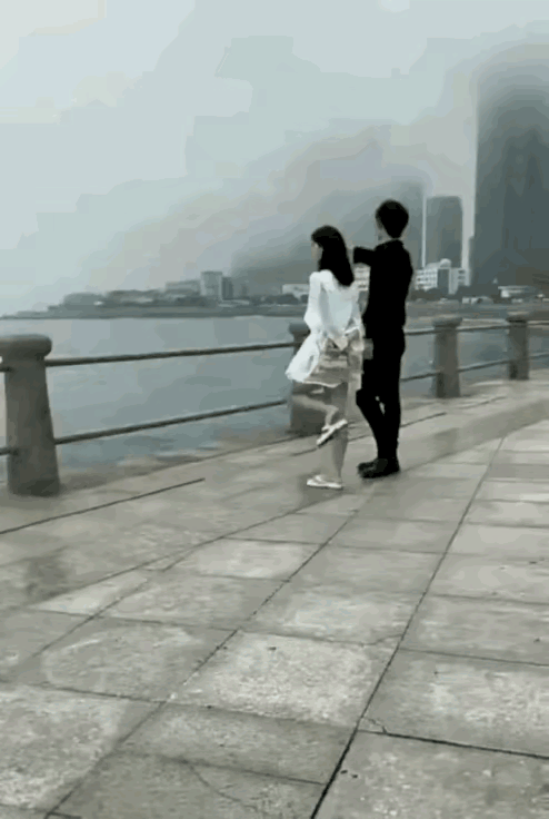 以后结婚，这汪星人必须坐主位。