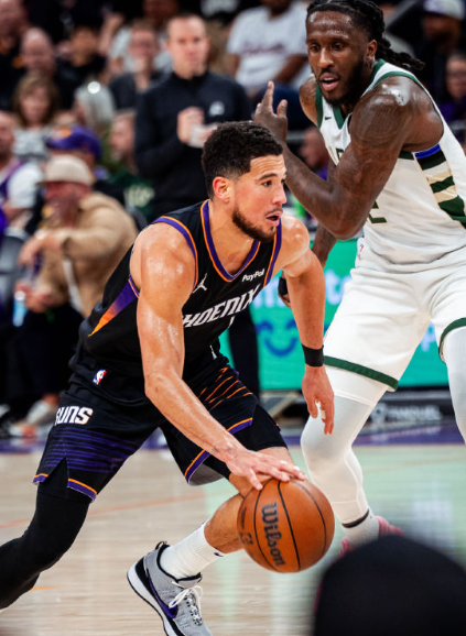 布克和格林都属于分位打发根本无法兼容，夏天一定会放弃一个，最终谁走谁留很难判断！