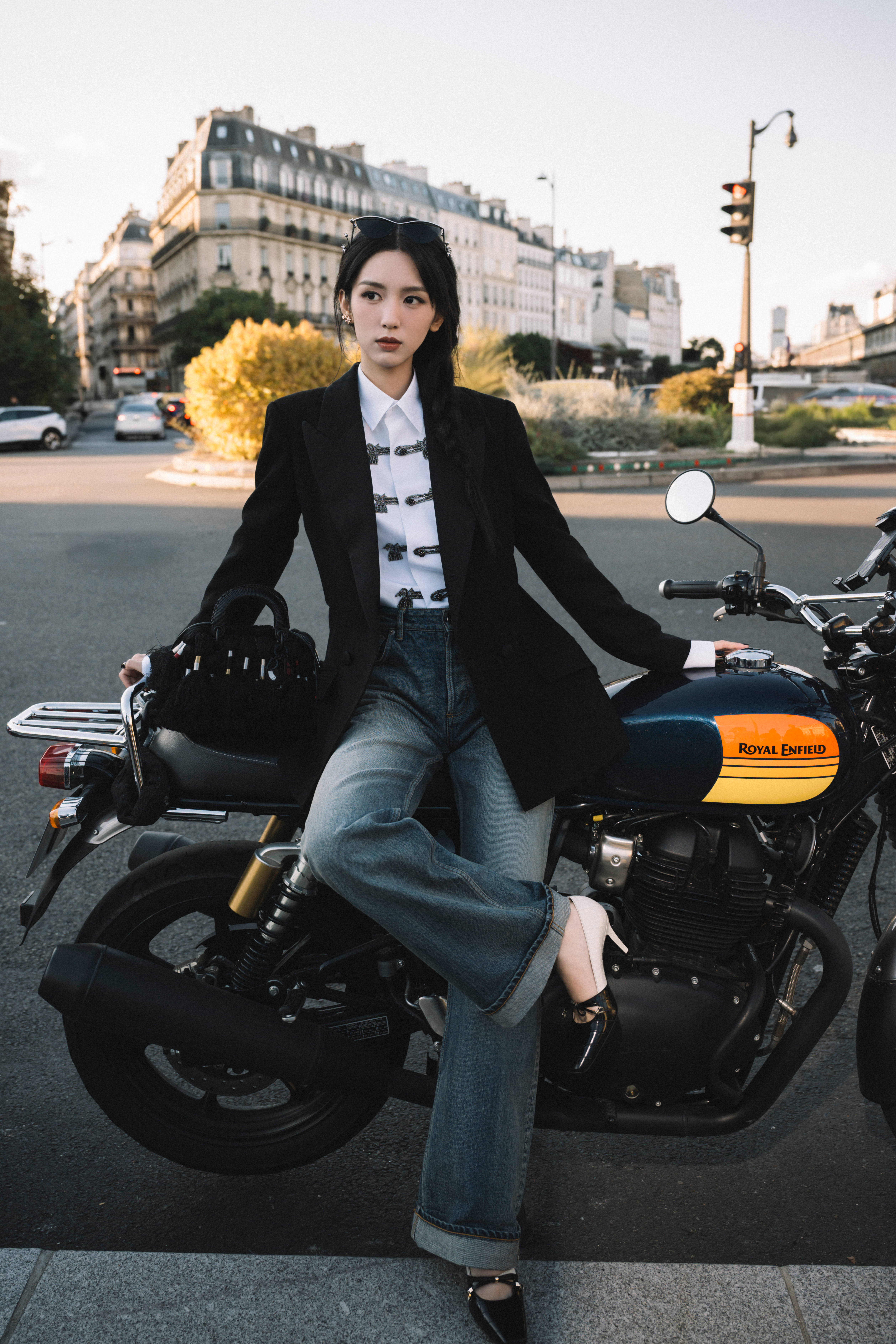 周也｜迪奥二零二六春夏秀品牌大使周也来啦～从红裙女王摇身一变成今晚酷