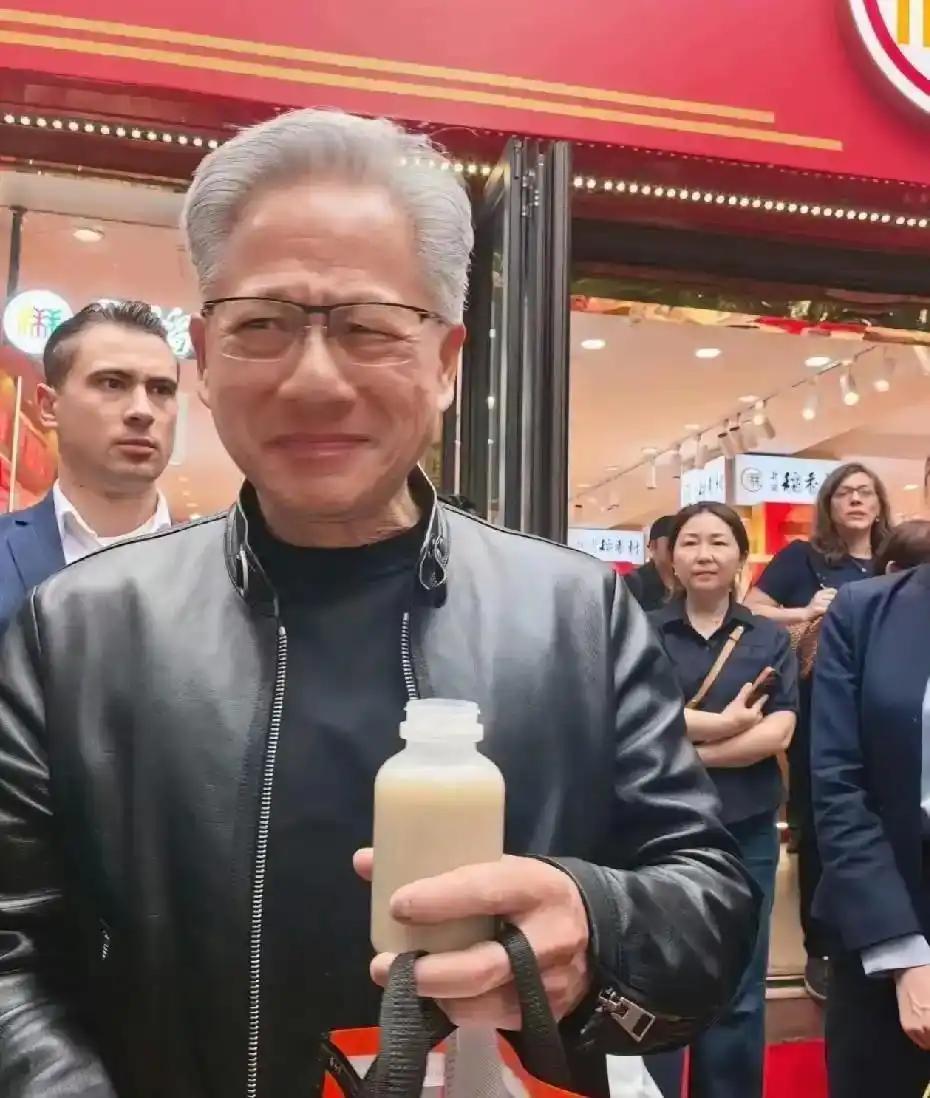 万亿富豪为何不修祖宅？黄仁勋的故事，比你想的更复杂身价超过1.65万亿人民币