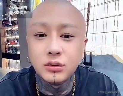 f/z今晚直播，看到粉丝评论“能不能别给她洗白？（沈曼）