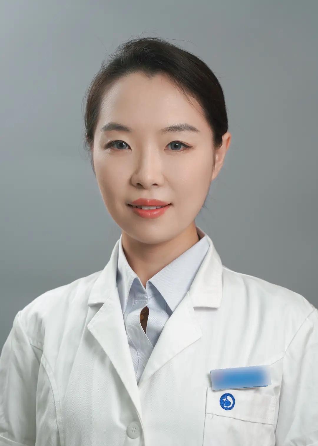 每天用手推一推，改善阳伟早蟹，用不了两分钟就软了，我们右手的第4和第5的掌骨之间