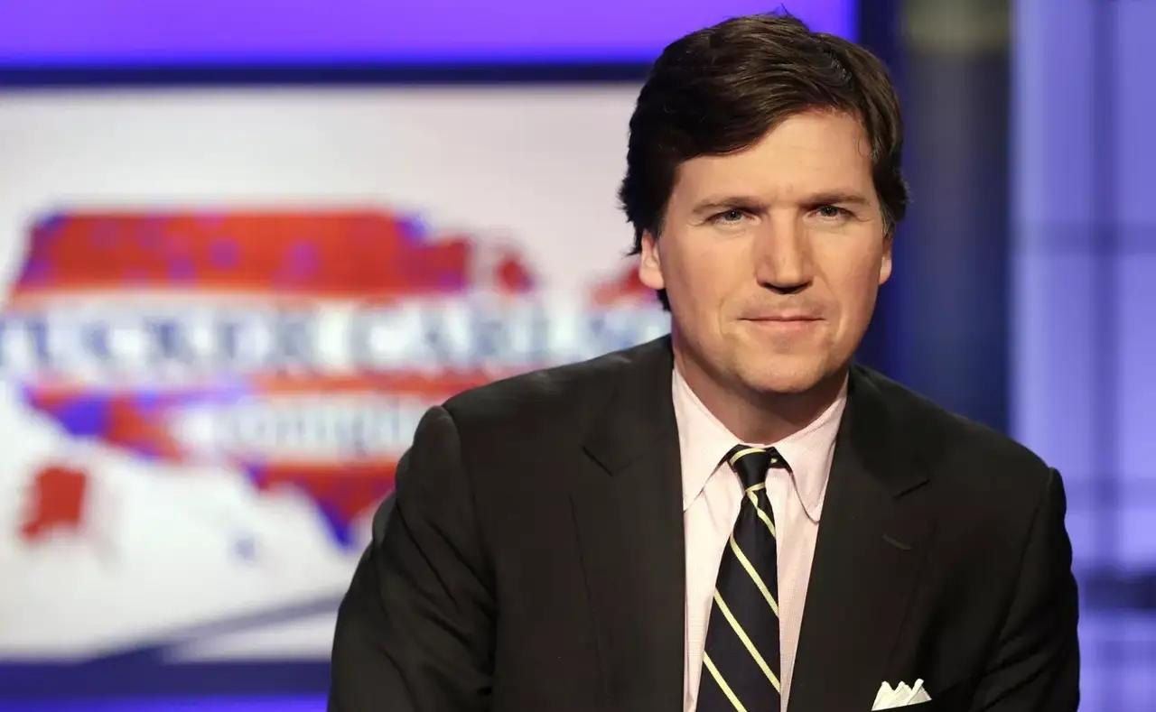 当地时间2026年1月7日，前福克斯新闻名嘴、美国独立记者塔克·卡尔森在社交媒体