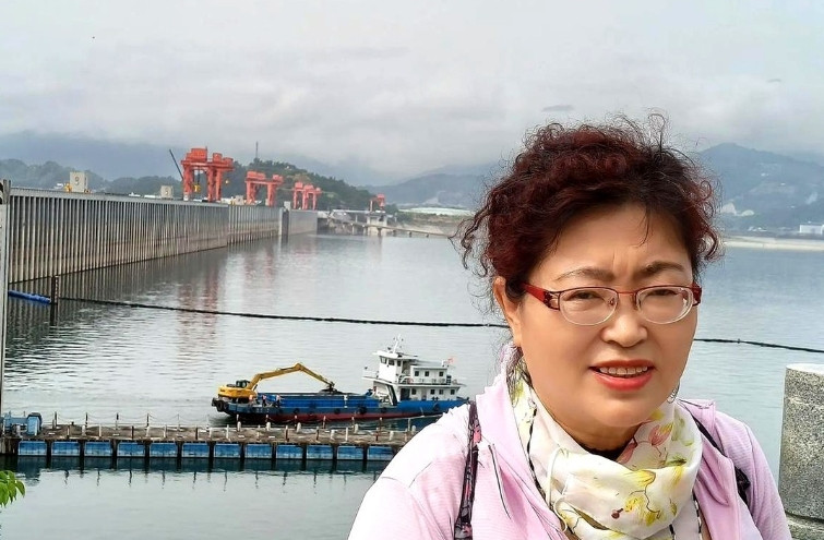 夫妻之间分居睡觉，基本上都是这些原因。第一，妻子嫌弃丈夫，睡觉打呼噜，不能安