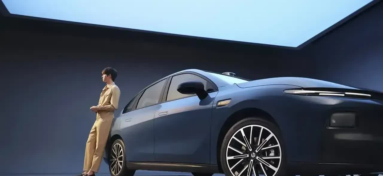 我国最赚钱的车企是：第5名吉利汽车﹣﹣全年盈利53亿元；第4名长安