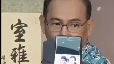 谢雷晒出侯耀华和安娜金私照打脸师父！之前侯耀华直播说，和安娜金只是认识，照片都是