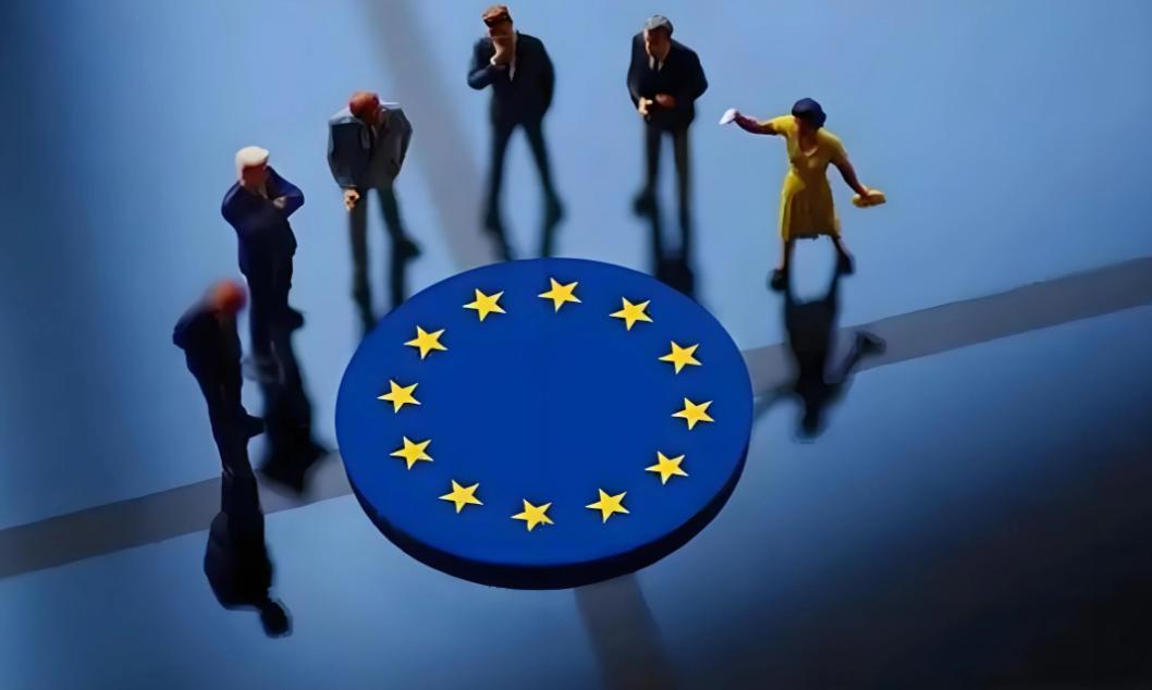 中东这把火已经烧到欧洲，中国淡定喝茶，欧盟却慌得想“吃回头草”。中国是“手中